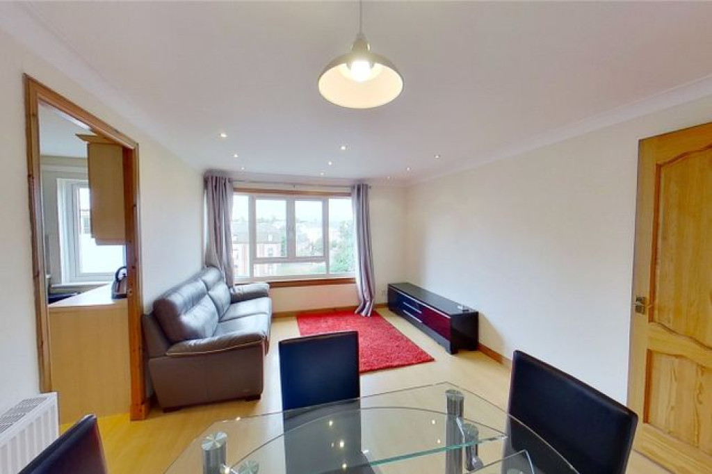 BRIGHT ONE BEDROOM FLAT IN EDINBURGH
