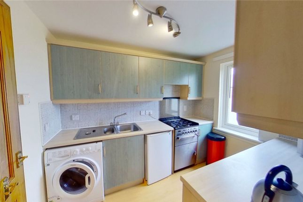 BRIGHT ONE BEDROOM FLAT IN EDINBURGH