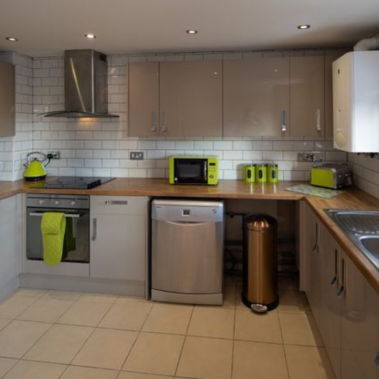 MODERN BEDROOM FLAT IN NOTTINGHAM