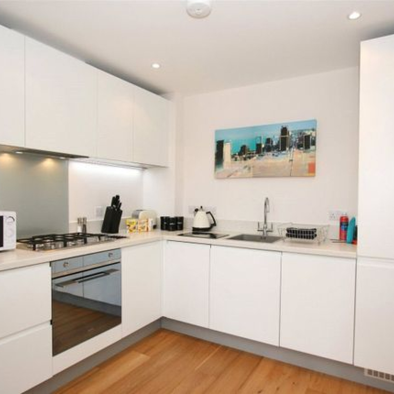 MODERN BEDROOM FLAT IN CAMBRIDGE