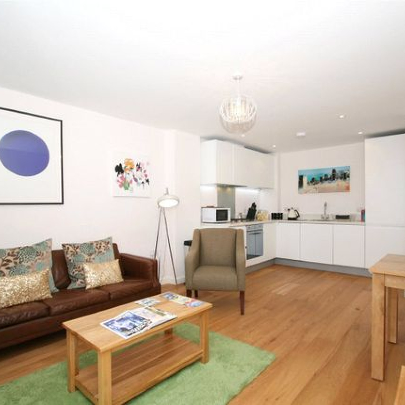 MODERN BEDROOM FLAT IN CAMBRIDGE