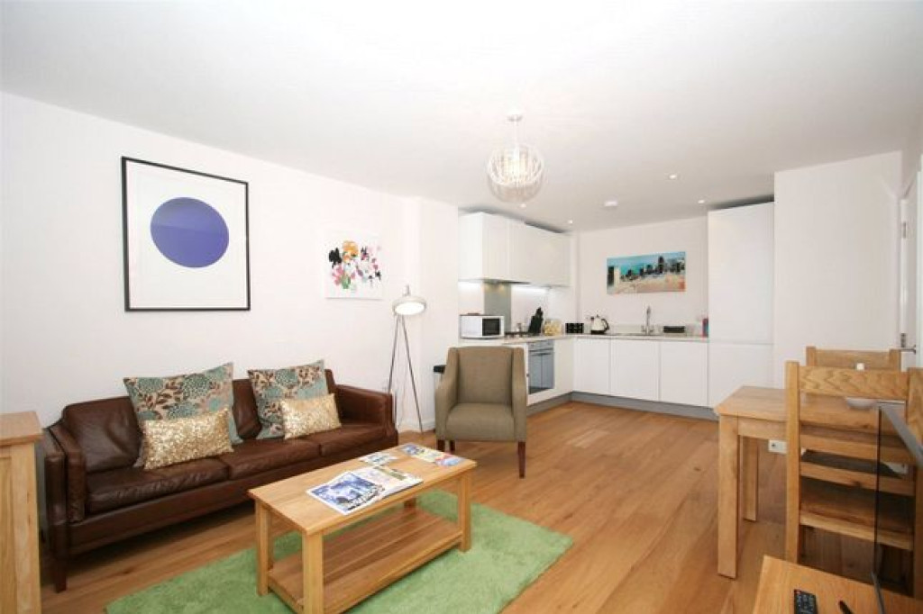 MODERN BEDROOM FLAT IN CAMBRIDGE