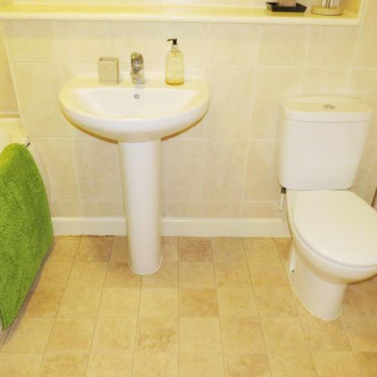 FIRST FLOOR ONE BEDROOM FLAT IN SOUTHAMPTON