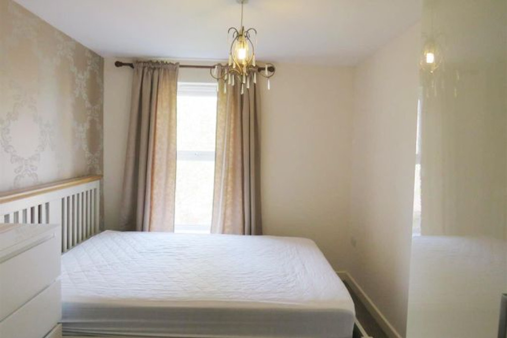 FIRST FLOOR ONE BEDROOM FLAT IN SOUTHAMPTON