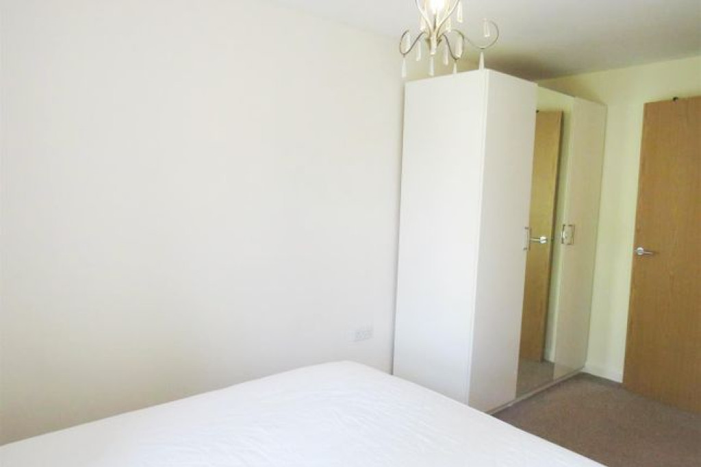 FIRST FLOOR ONE BEDROOM FLAT IN SOUTHAMPTON