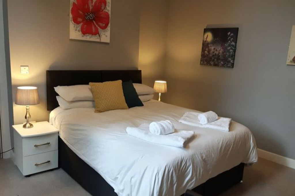 STUNNING BEDROOM FLAT IN NOTTINGHAM