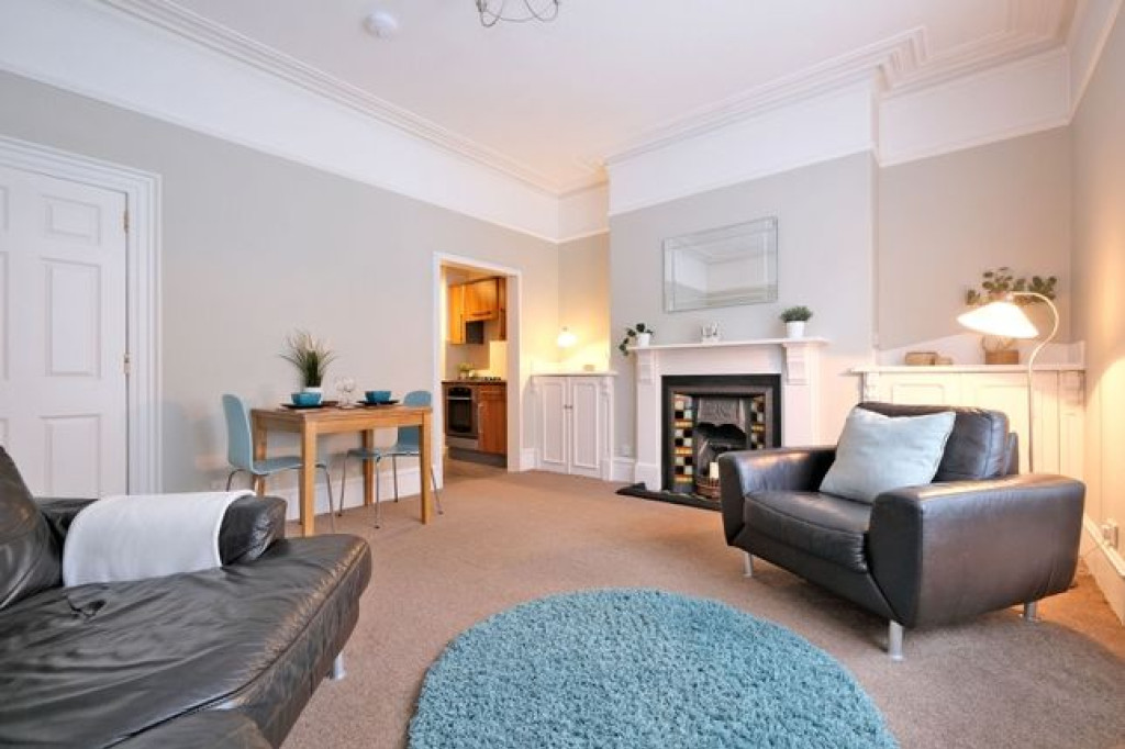 GROUND BEDROOM FLAT IN ABERDEEN
