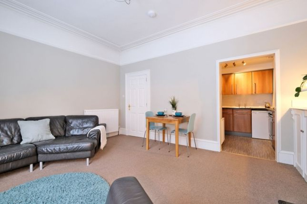 GROUND BEDROOM FLAT IN ABERDEEN
