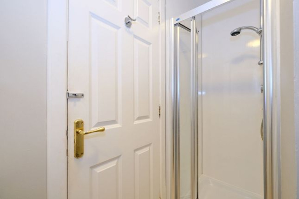 GROUND BEDROOM FLAT IN ABERDEEN