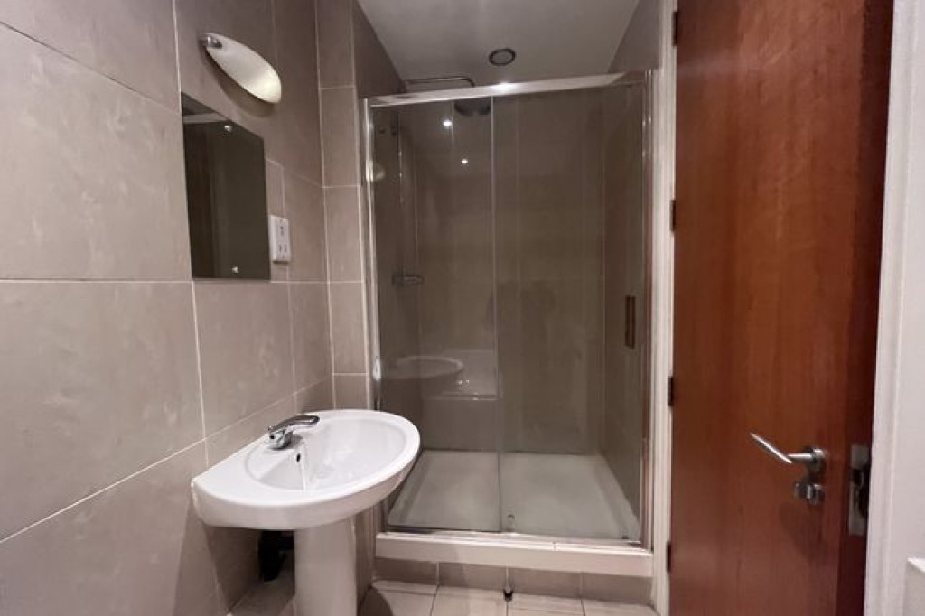 CENTRAL ONE BEDROOM FLAT IN LIVERPOOL