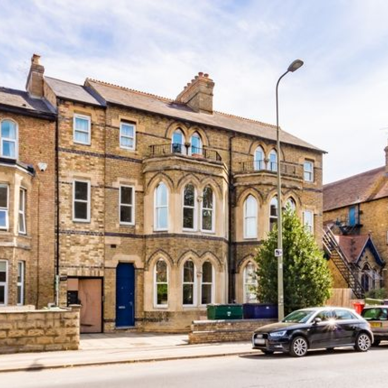 FLOOR ONE BEDROOM FLAT IN OXFORD