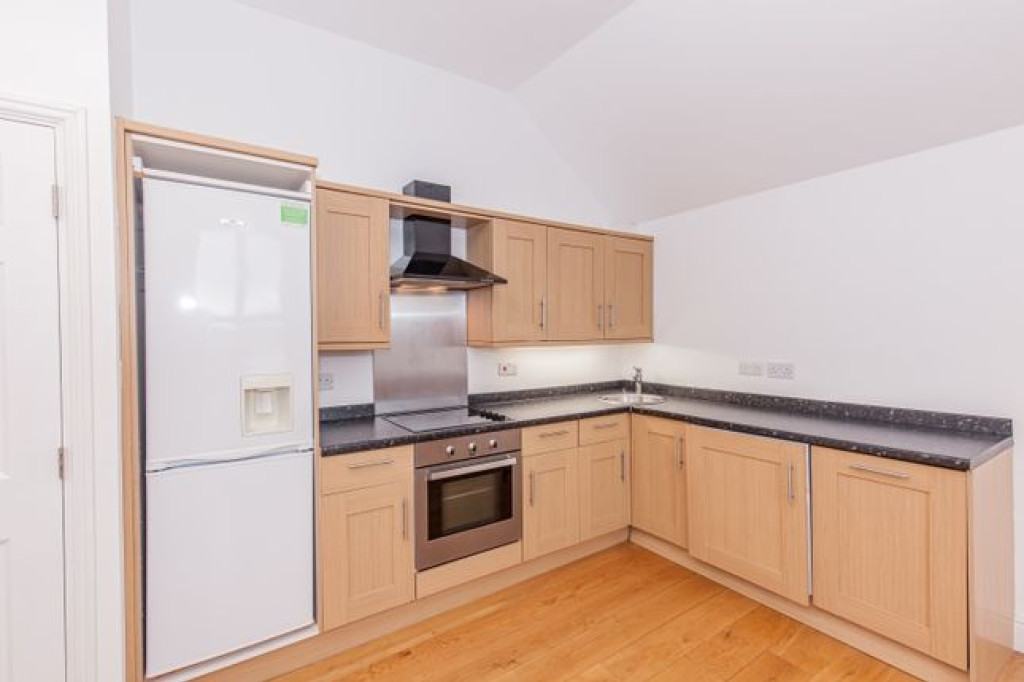 FLOOR ONE BEDROOM FLAT IN OXFORD