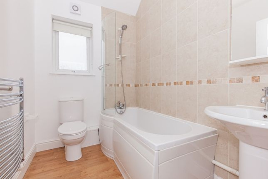 FLOOR ONE BEDROOM FLAT IN OXFORD