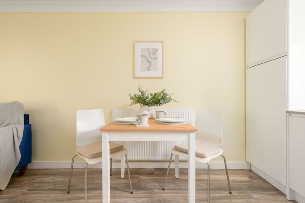 FURNISHED ONE BEDROOM FLAT IN EDINBURGH
