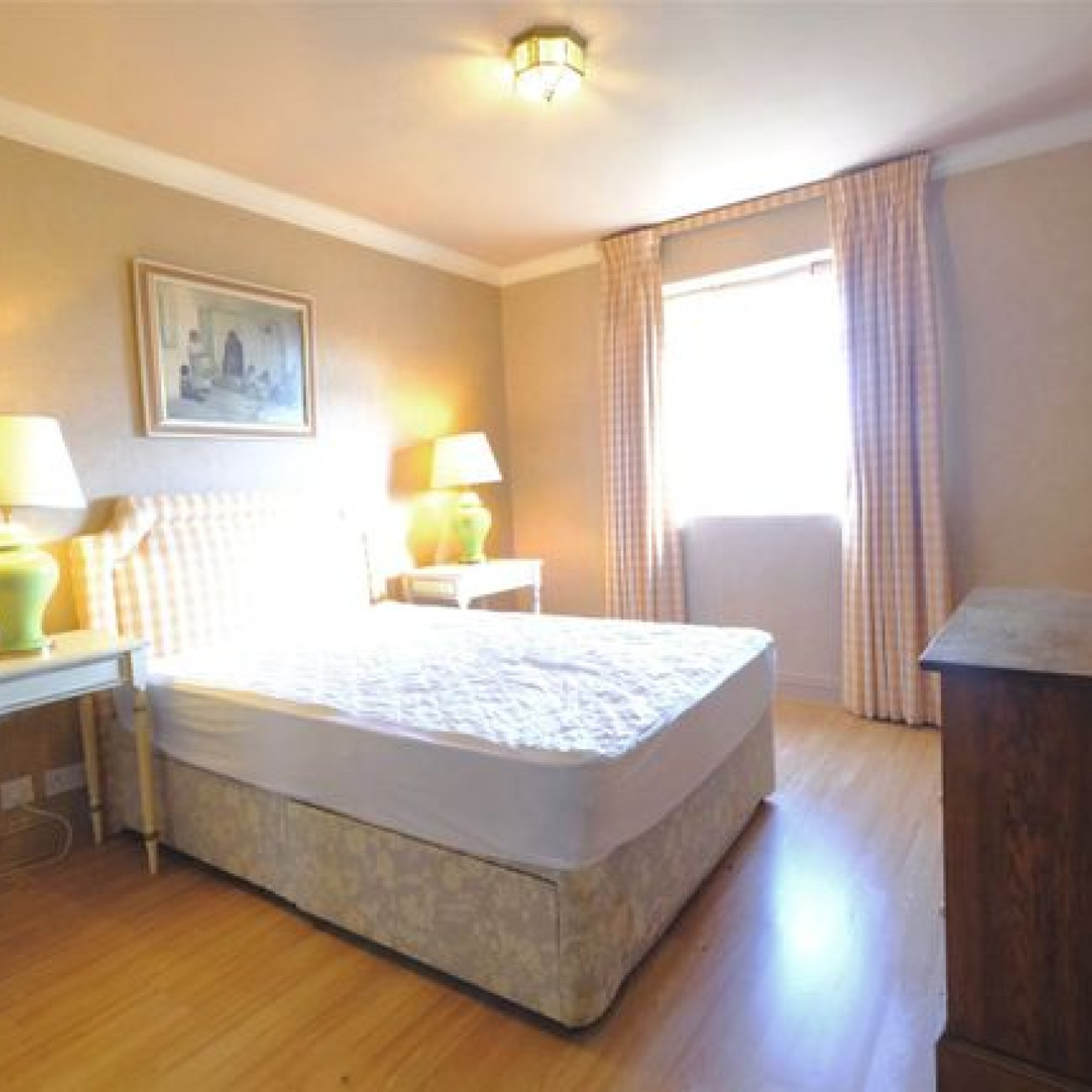 AN IMMACULATE ONE BEDROOM FLAT IN LONDON
