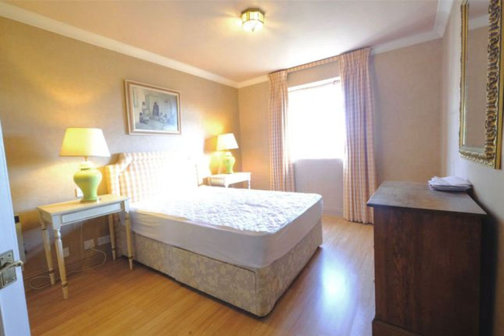 AN IMMACULATE ONE BEDROOM FLAT IN LONDON