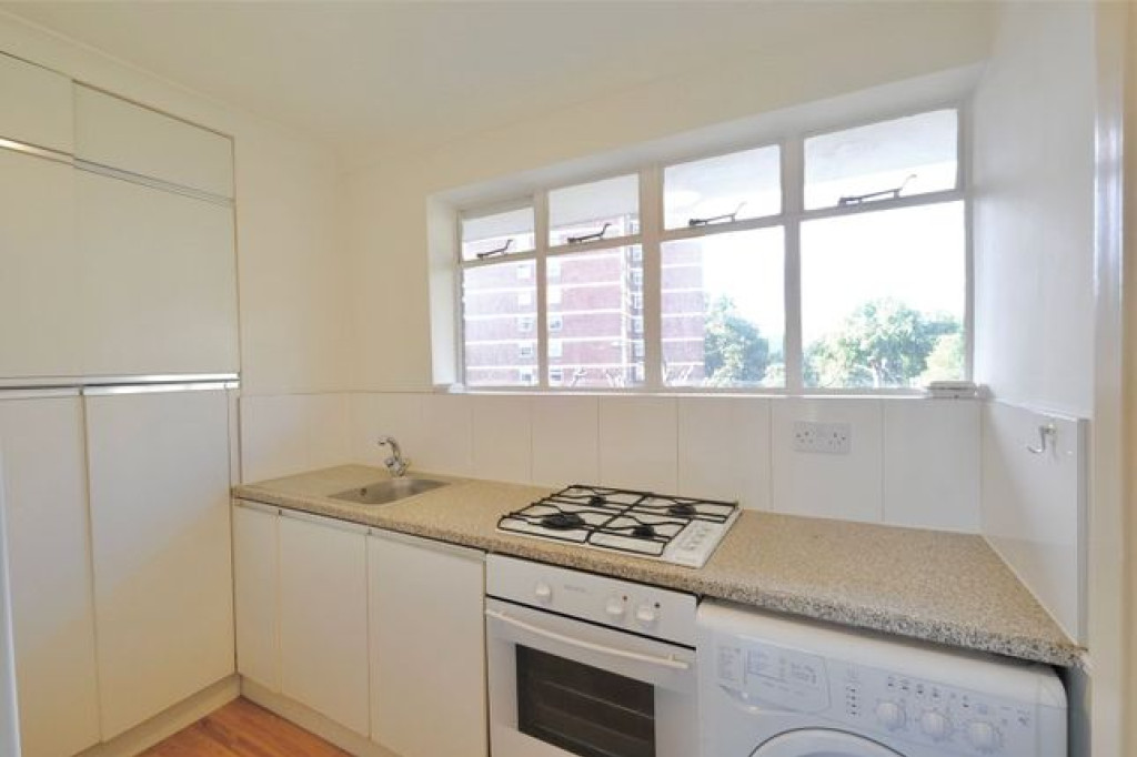 AN IMMACULATE ONE BEDROOM FLAT IN LONDON