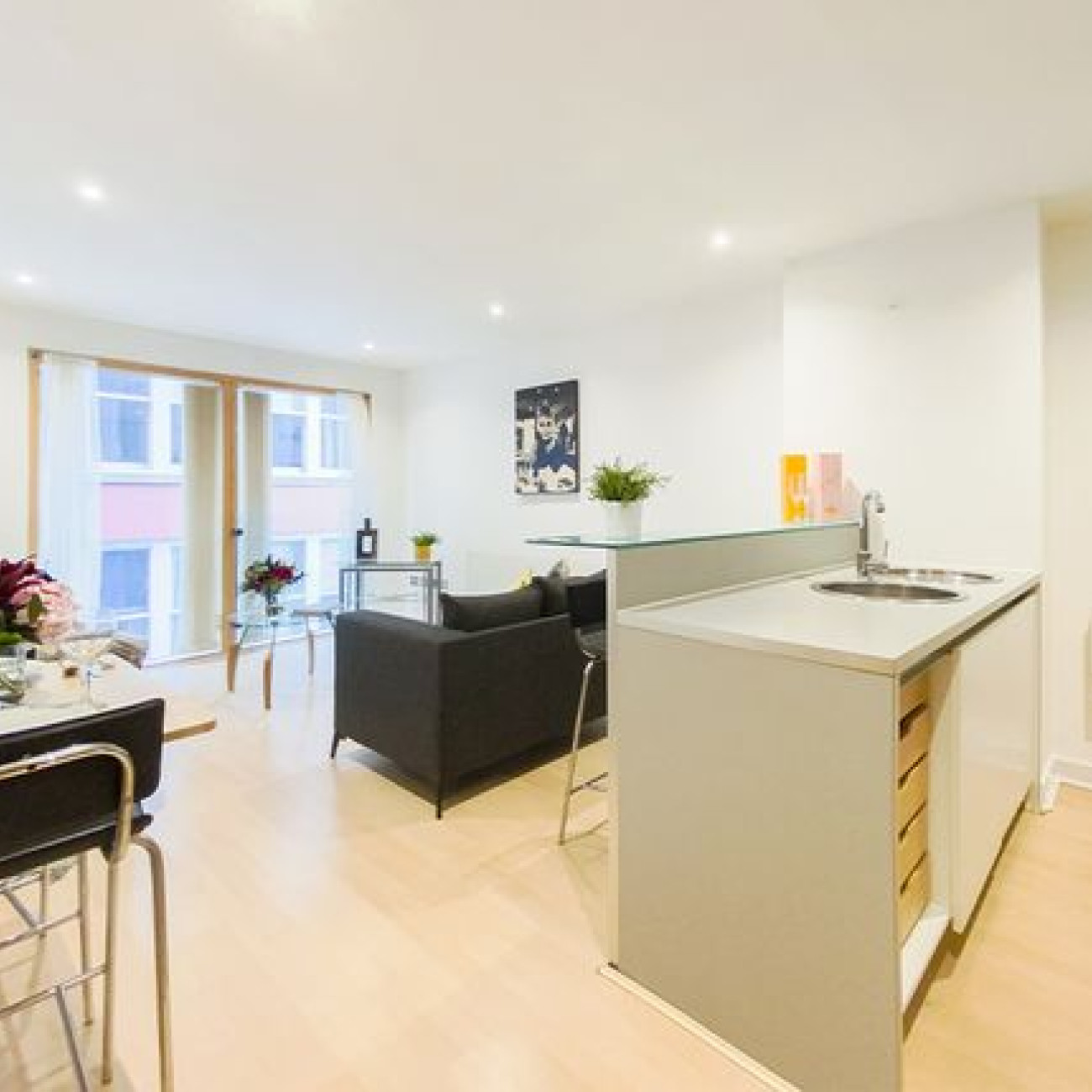 SPACIOUS ONE BEDROOM FLAT IN MANCHESTER