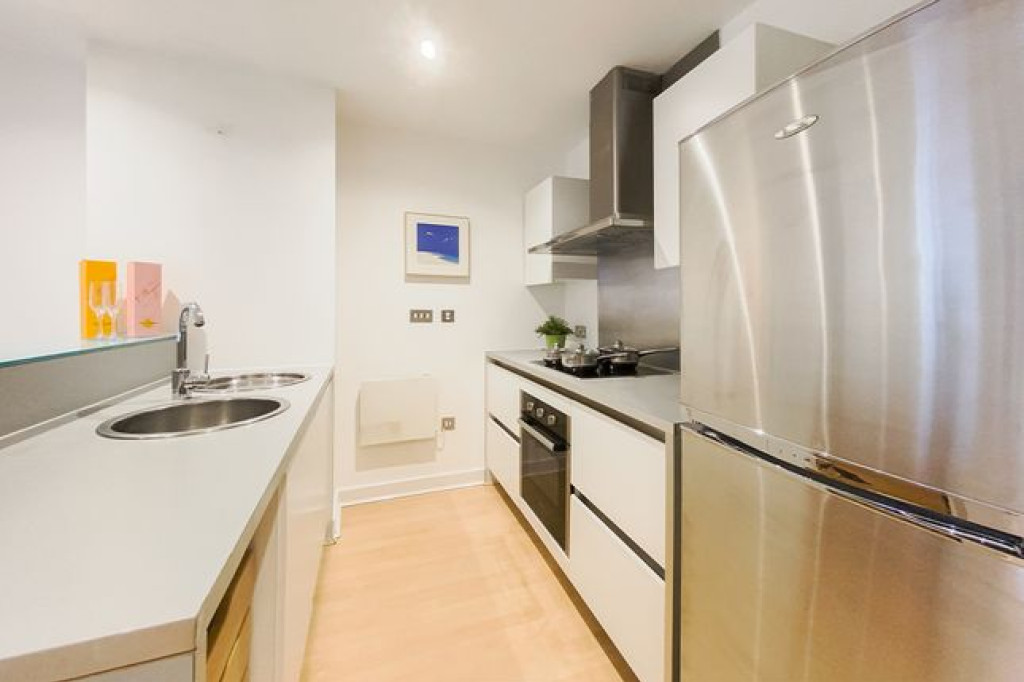 SPACIOUS ONE BEDROOM FLAT IN MANCHESTER