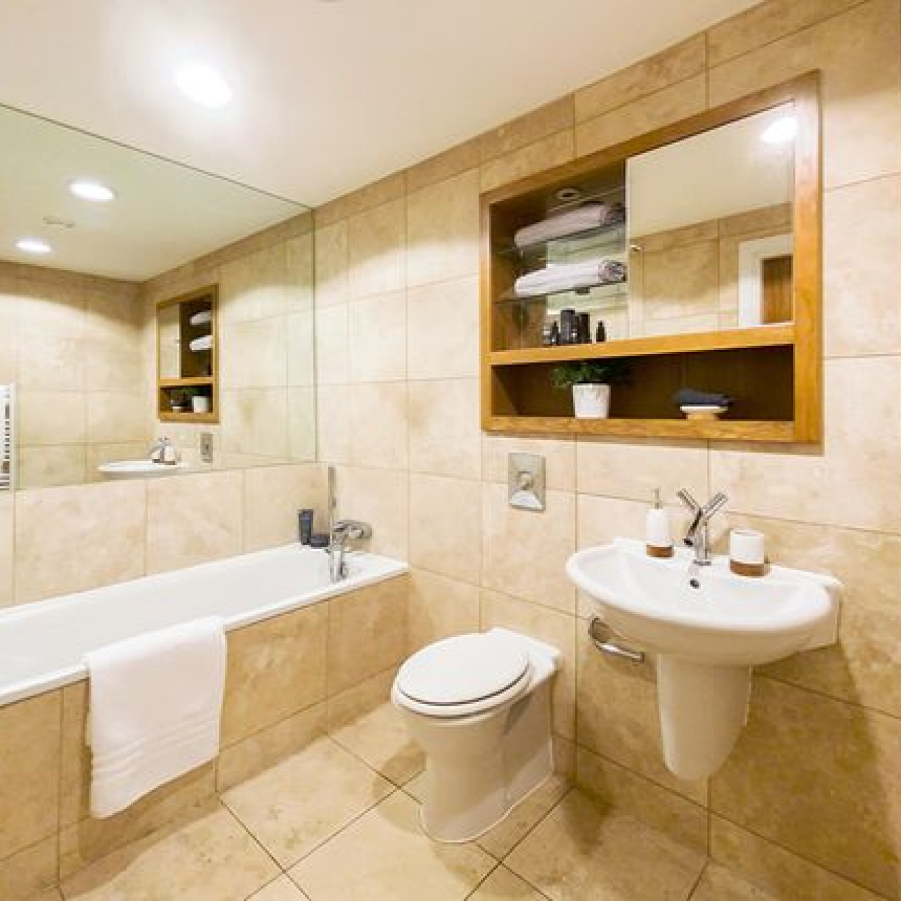 SPACIOUS ONE BEDROOM FLAT IN MANCHESTER