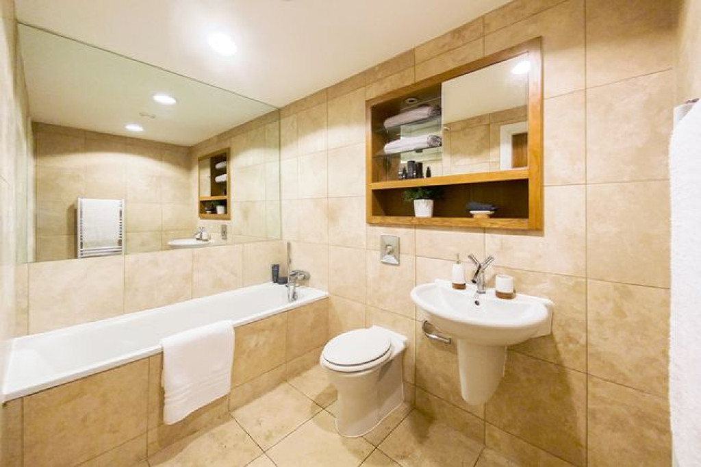 SPACIOUS ONE BEDROOM FLAT IN MANCHESTER