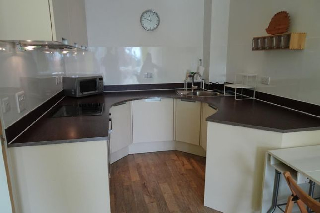 STYLISH ONE BEDROOM FLAT IN BIRMINGHAM