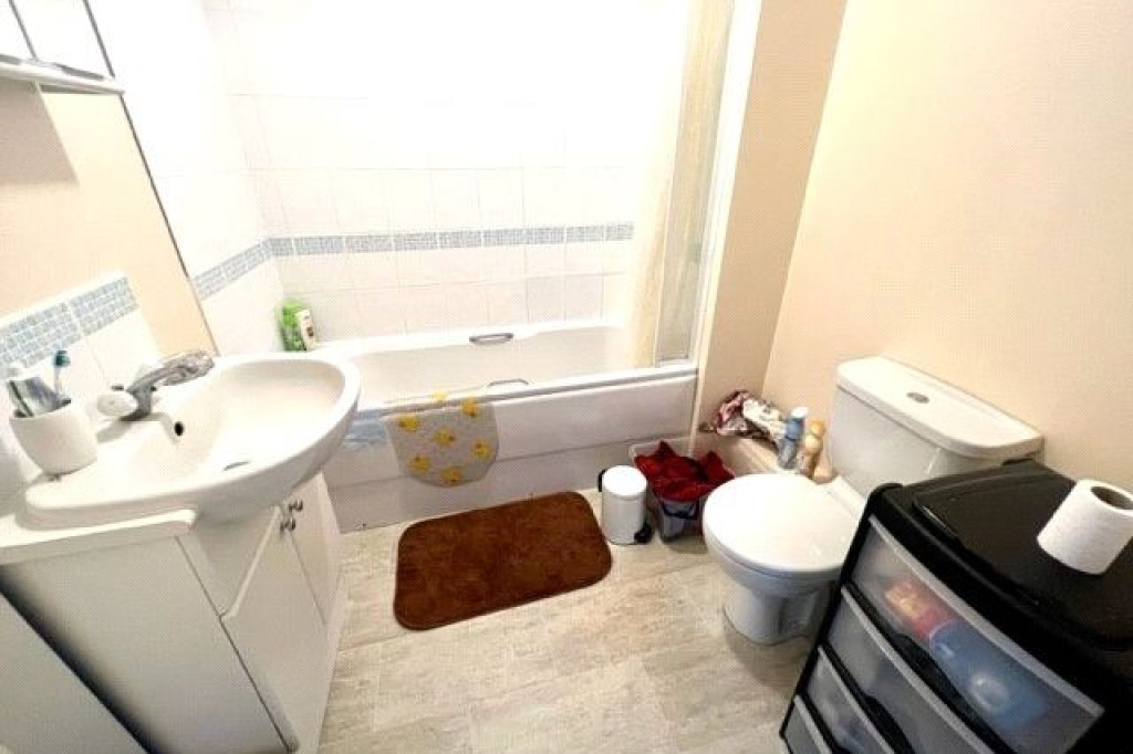 DOUBLE ONE BEDROOM FLAT IN SOUTHAMPTON