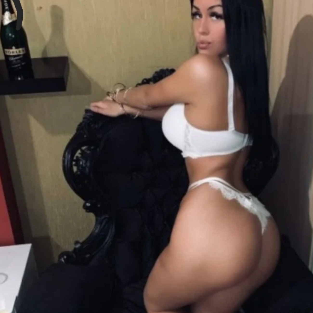 SAKIRA I M PARTY GIRLS EXTRA SERVICE