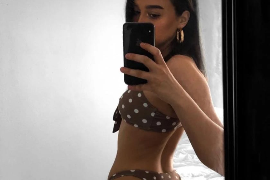 Stop ✋Stunning J young and sexy 😽 ready for party