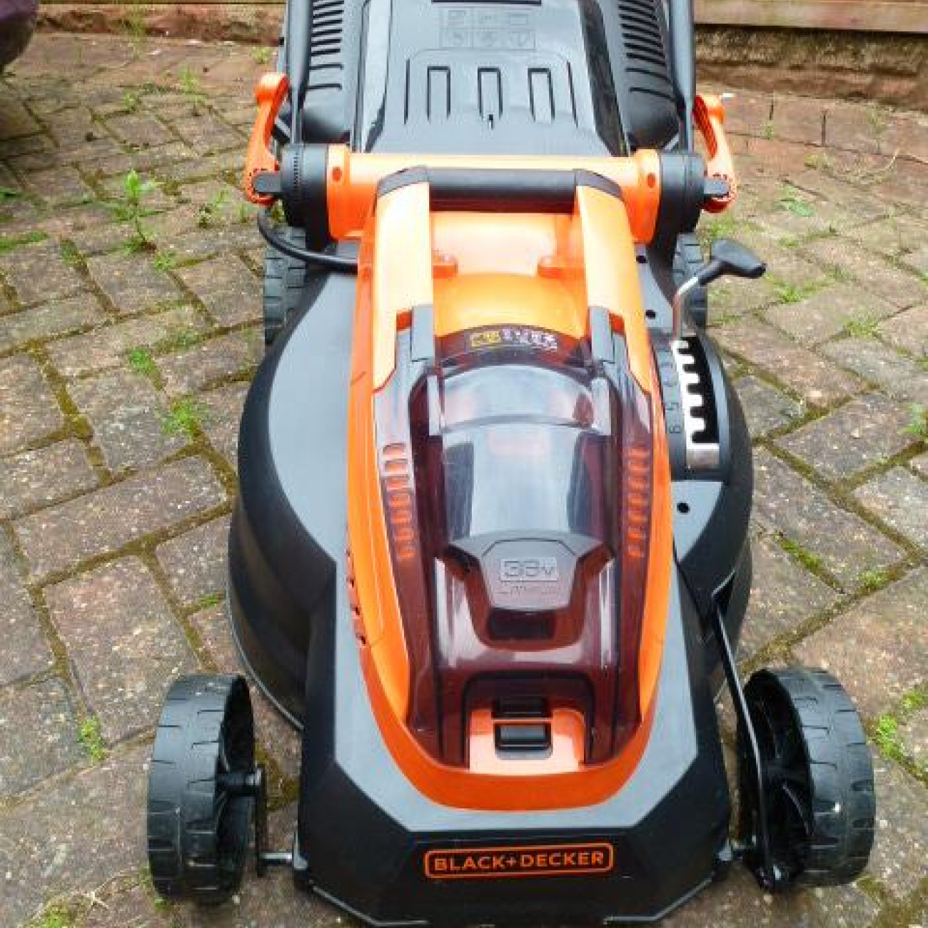 BLACK & DECKER CLM3820 CORDLESS 36v LAWNMOWER