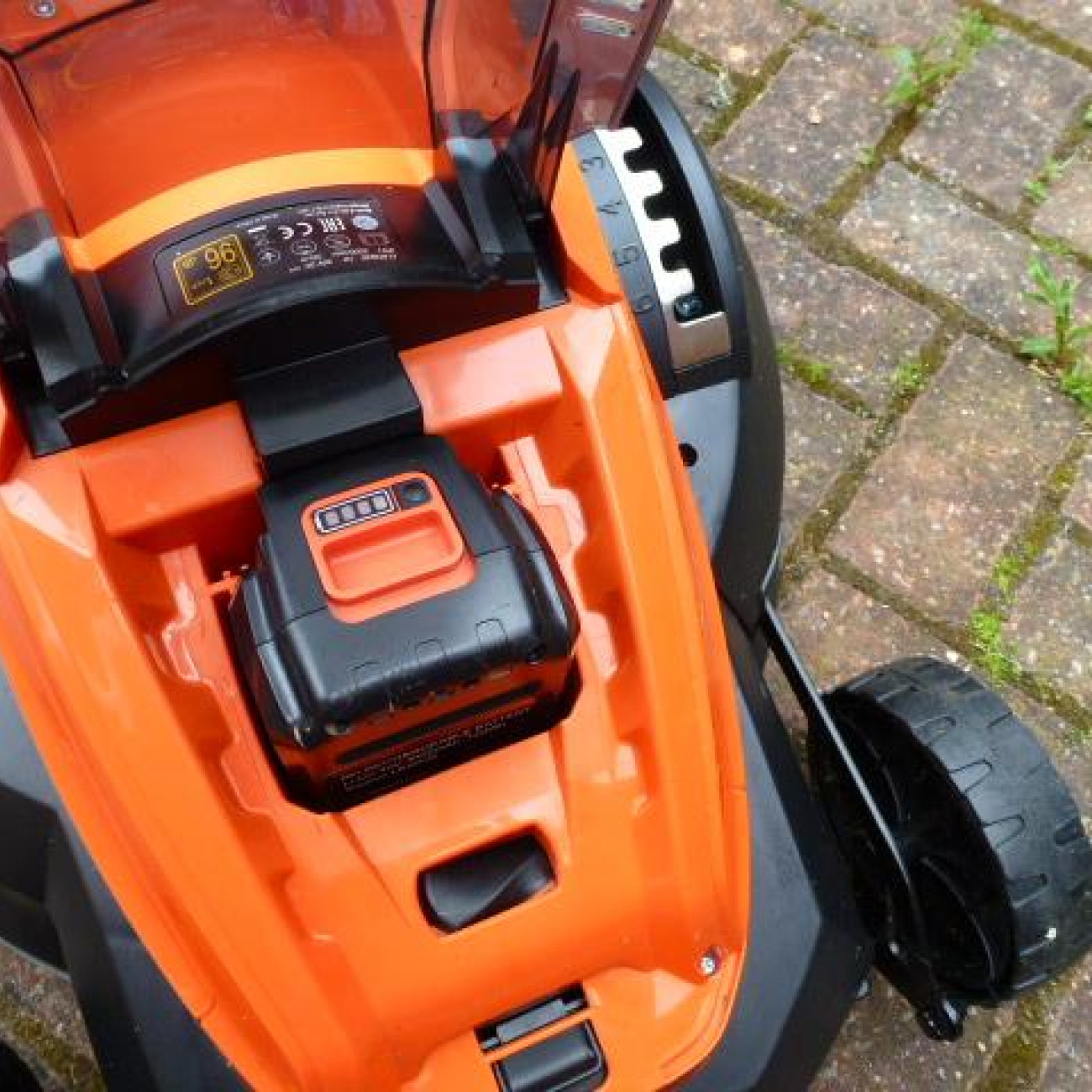 BLACK & DECKER CLM3820 CORDLESS 36v LAWNMOWER