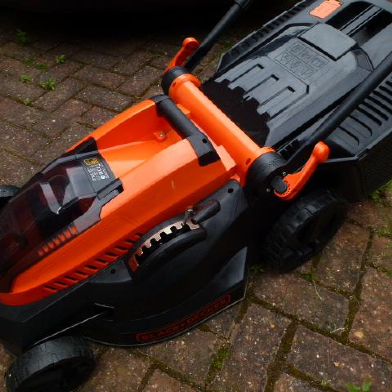BLACK & DECKER CLM3820 CORDLESS 36v LAWNMOWER