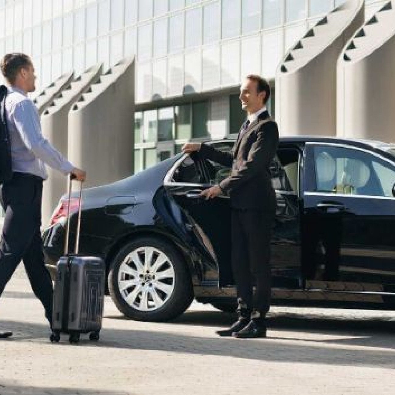 Are You Looking for Chauffeur Airport Services In Manchester?
