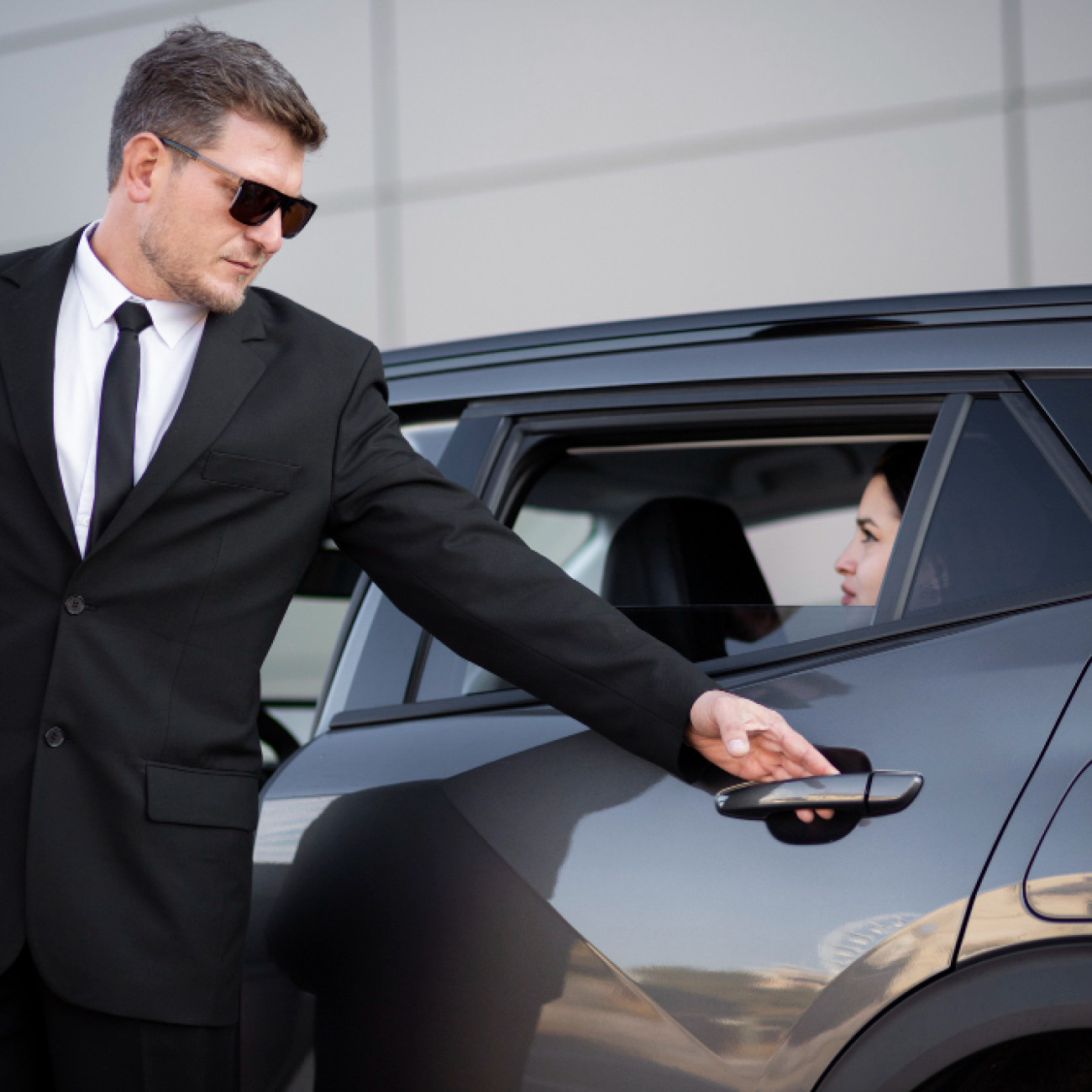 Are You Looking for Chauffeur Airport Services In Manchester?