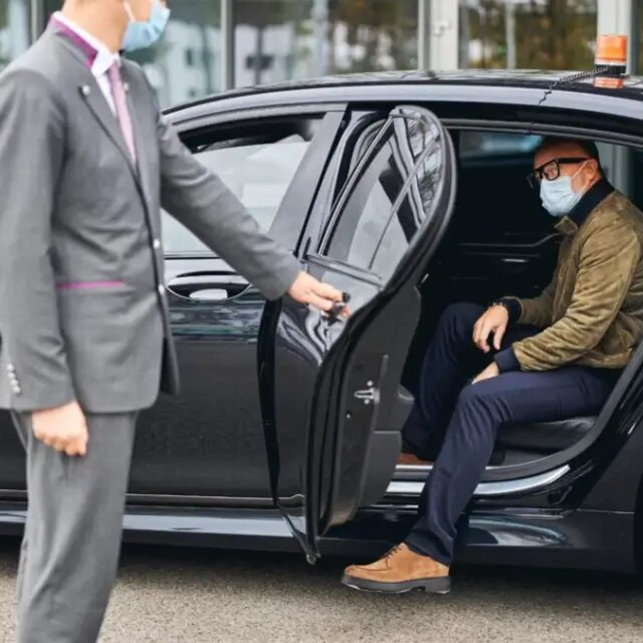Are You Looking for Chauffeur Airport Services In Manchester?