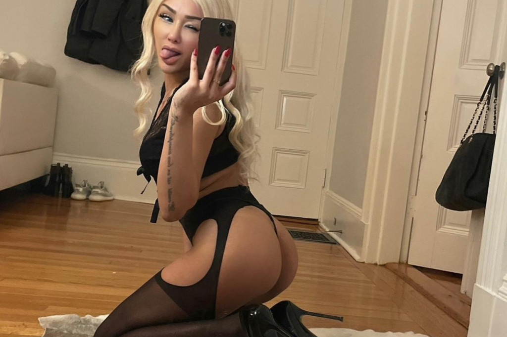 Sophia new in town full service