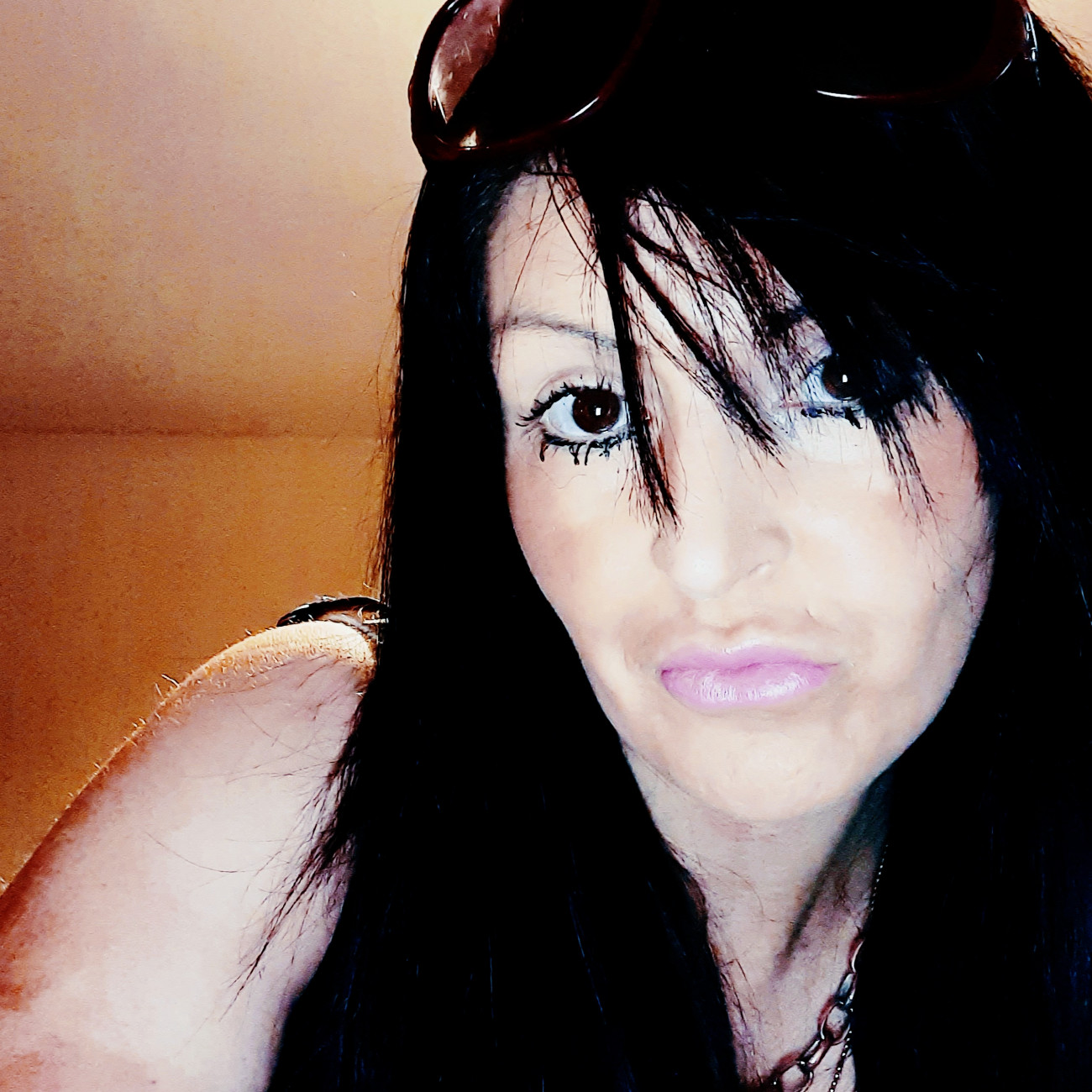 NEW GENUINE ENGLISH BRUNETTE