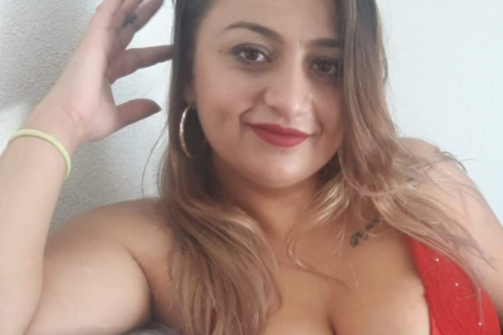 Selena new hot girl