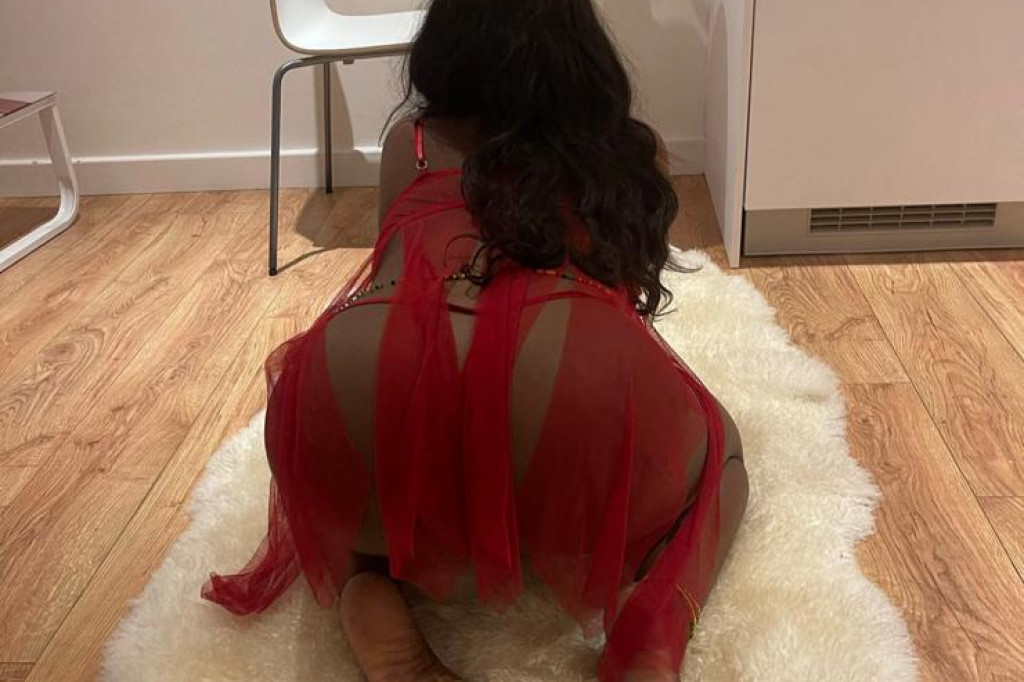 Curvy Sasha Outcalls Only