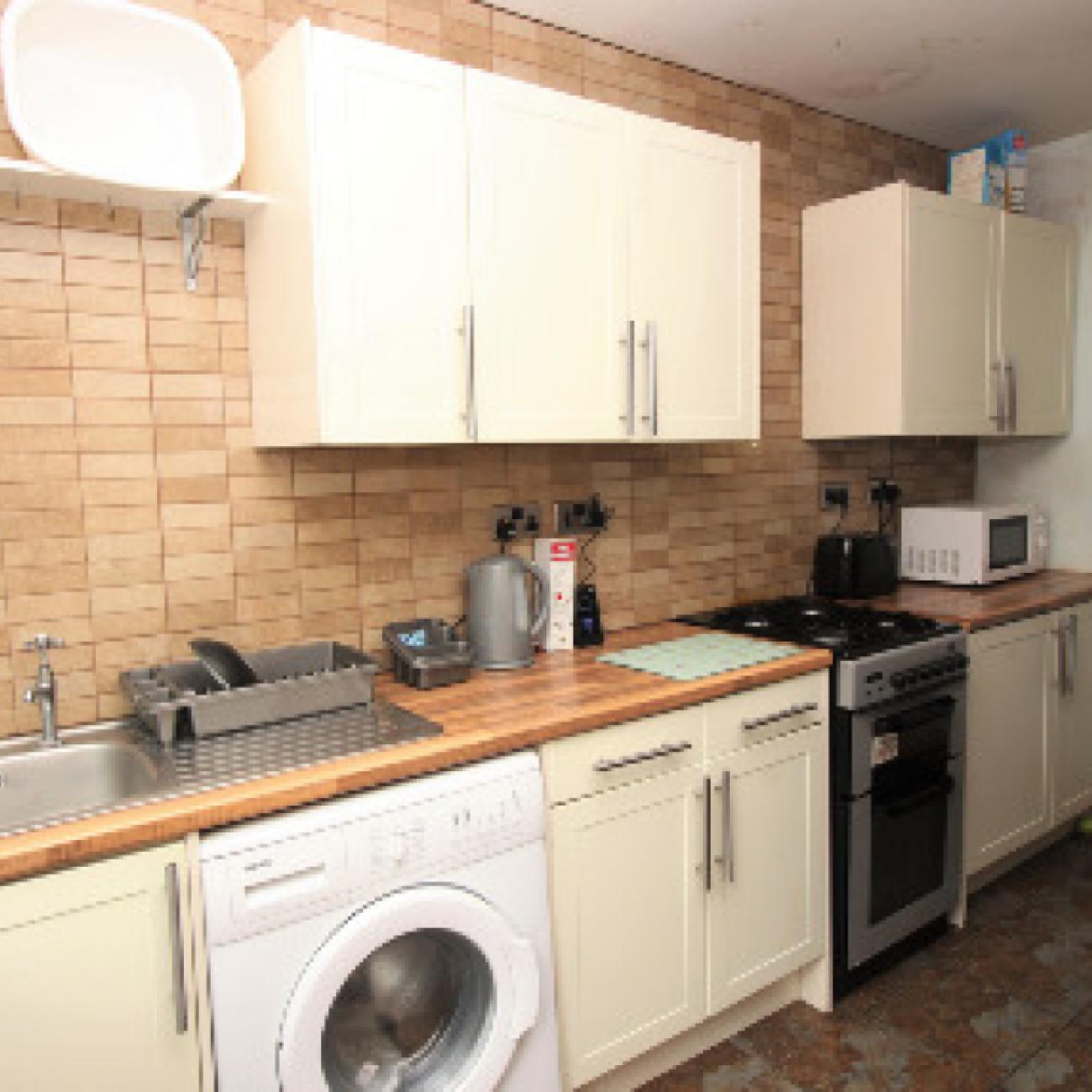 One Bedroom Apartment | Furnished | Great Location 
