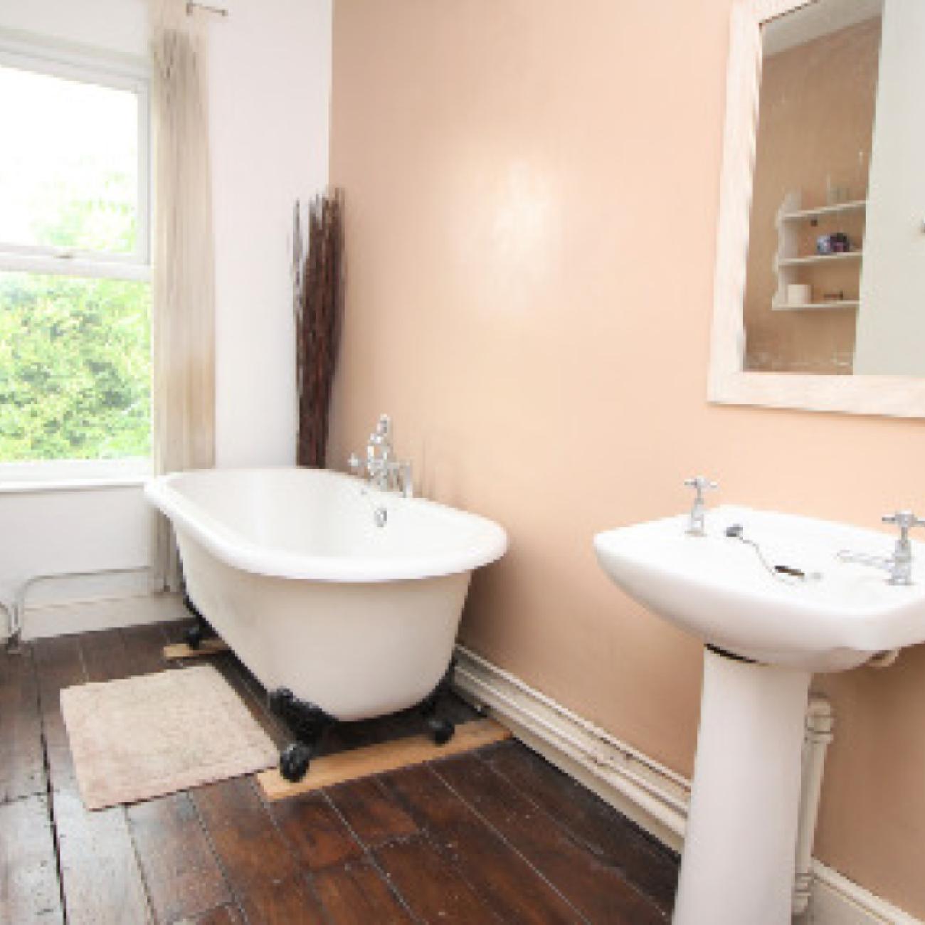 One Bedroom Apartment | Furnished | Great Location 