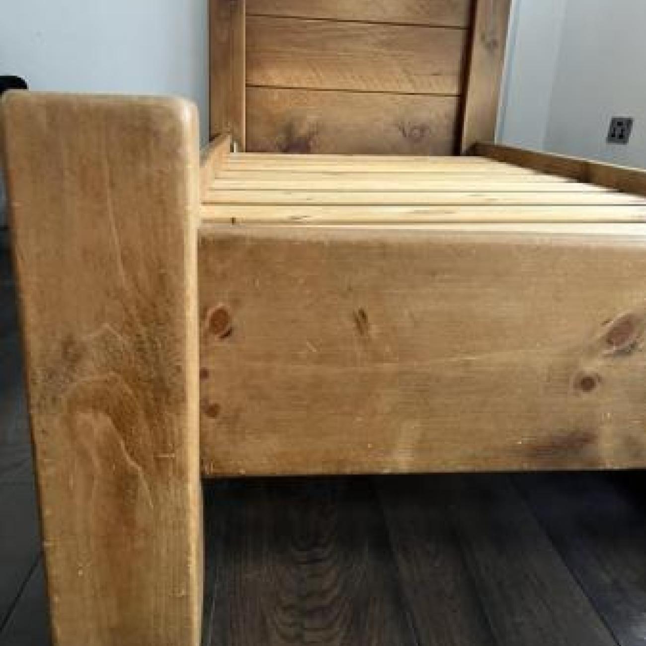 Indigo furniture Plank Chunky Canadian Pine Single Bed