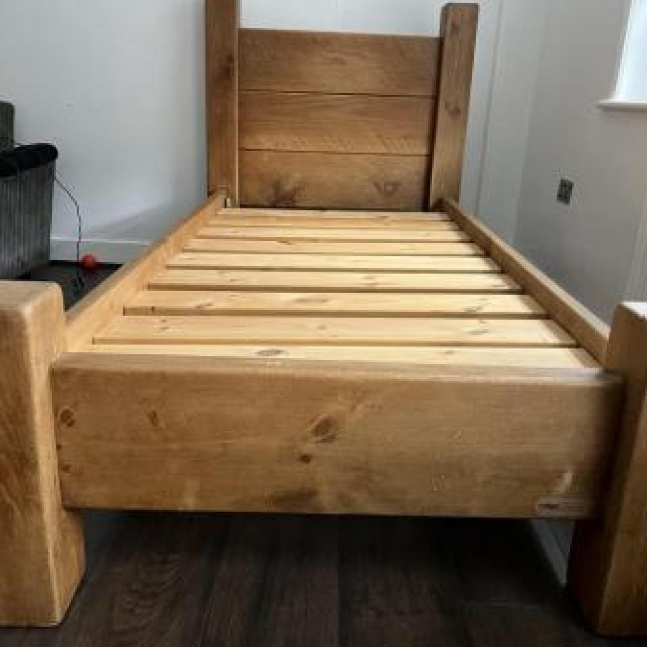 Indigo furniture Plank Chunky Canadian Pine Single Bed
