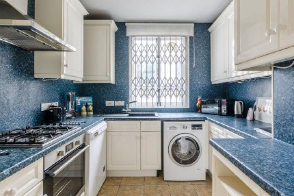 MAGNIFICENT ONE BEDROOM FLAT TO RENT