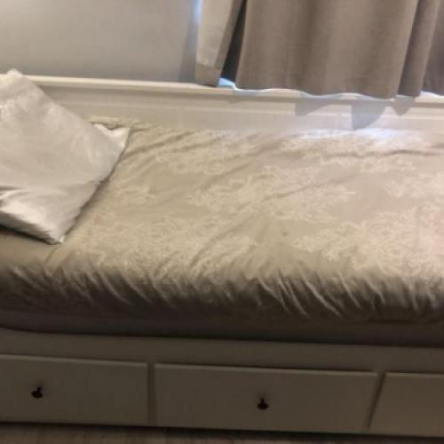 Ikea day bed hemnes in great condition