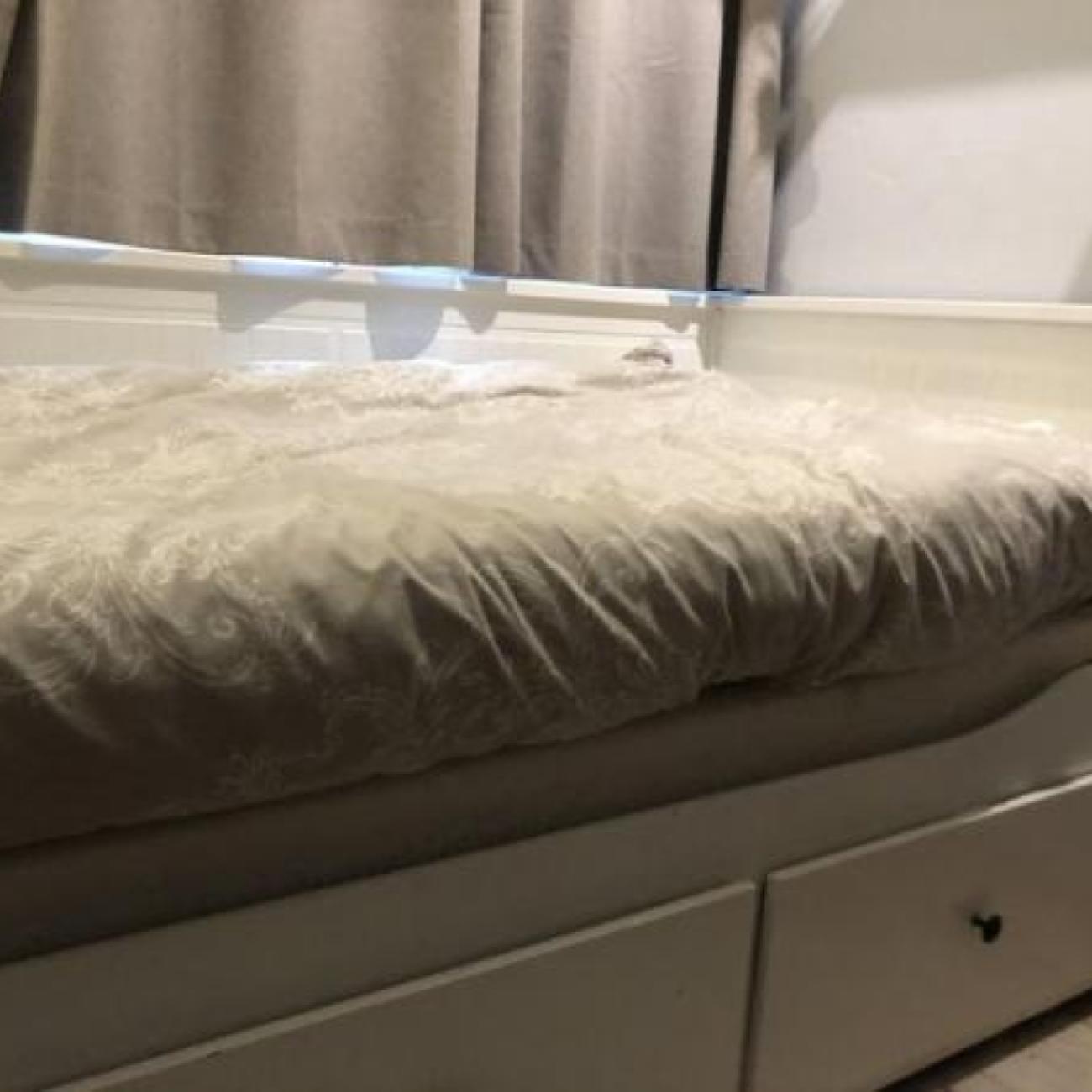 Ikea day bed hemnes in great condition