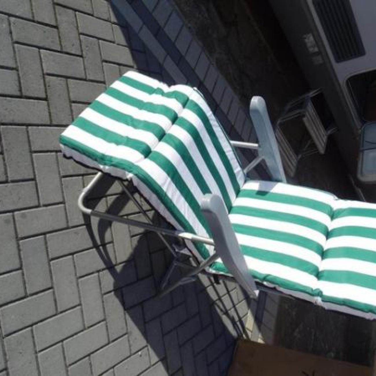 NEW 2x Outsunny Reclining Sun Loungers 01-0710 Green, White