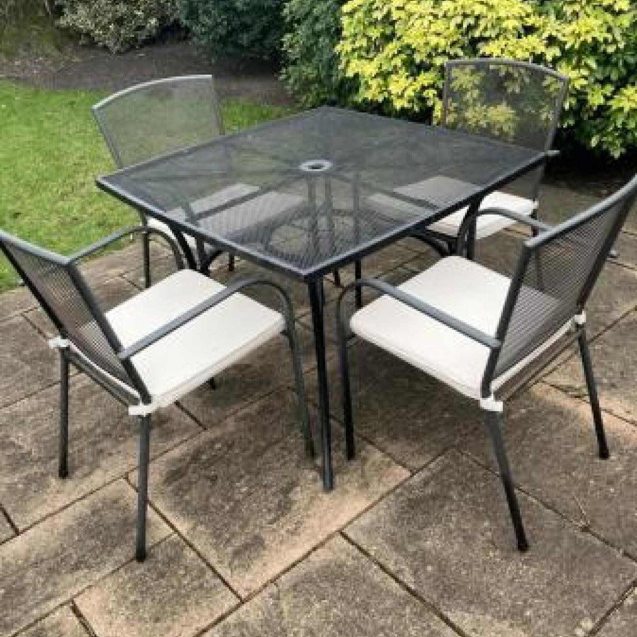 Patio Set, all weather. Metal with cushions