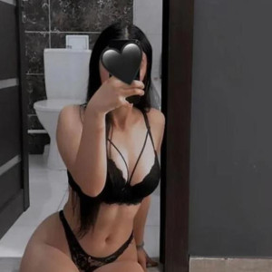 😍NEW GIRL IN TOWN 🥰