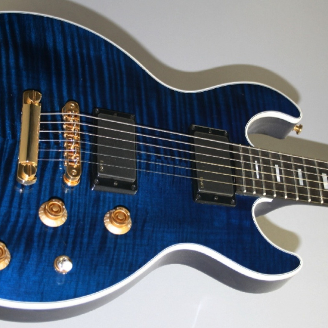 Gibson longhorn guitar